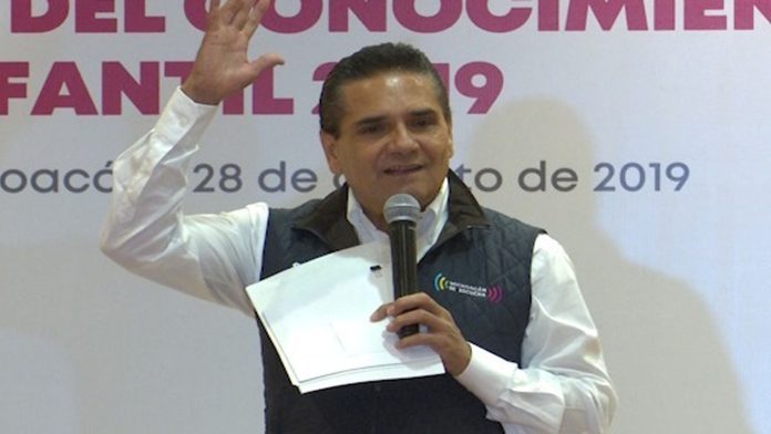 Reitera Silvano Aureoles pagar al cien por ciento la nómina magisterial