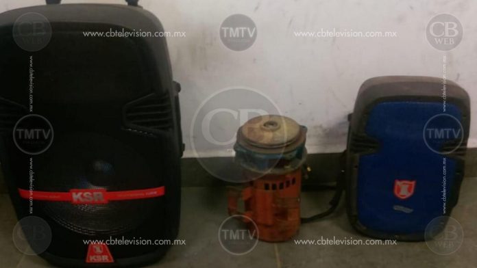 Lo arrestan con bocinas y una bomba de agua que acababa de robar
