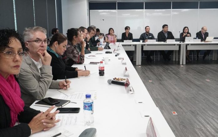 Incluir rezago en brecha digital, en indicadores para medir pobreza, pide Sedesoh a Coneval