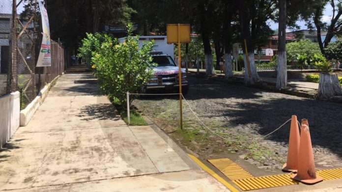 Un hombre muere en el estacionamiento de la Universidad Don Vasco