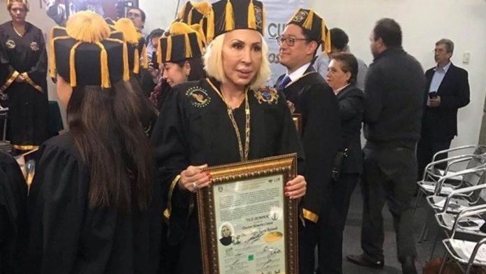 Laura Bozzo pagó 30 mil pesos por Doctorado Honoris Causa