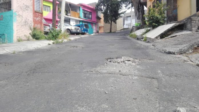 Lomas de Morelia, calle en pésimas condiciones