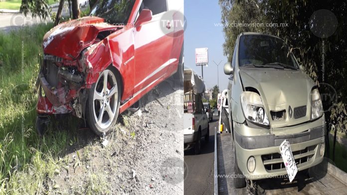 Choque de autos deja cuantiosos daños materiales en la salida Charo