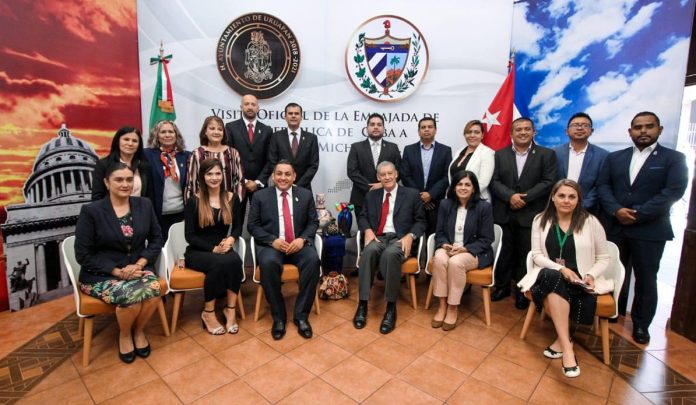 Fructífera visita del Embajador de Cuba a Uruapan
