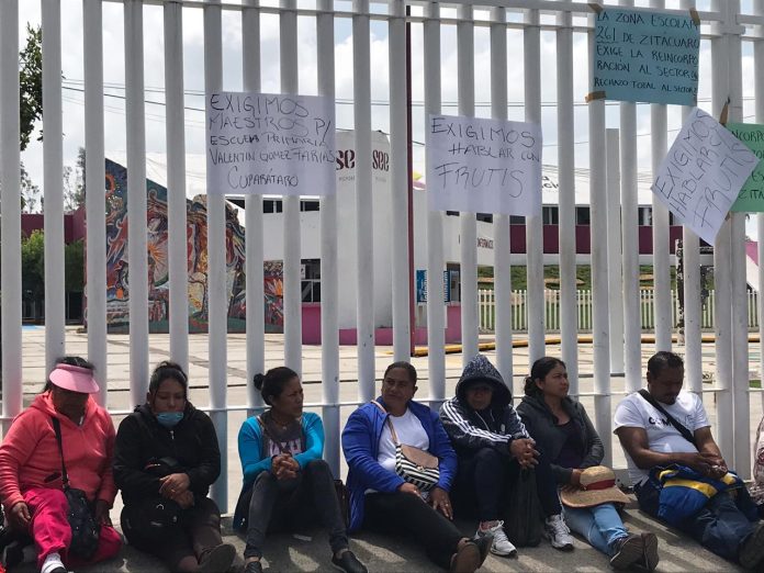 Padres de familia continuan inconformes con el proceso de admisión a las normales