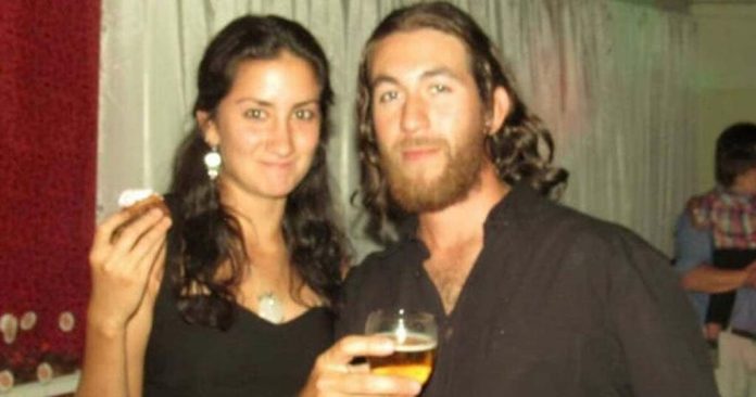 Iba a marcas feministas con su novia y la asesinó de 30 puñaladas