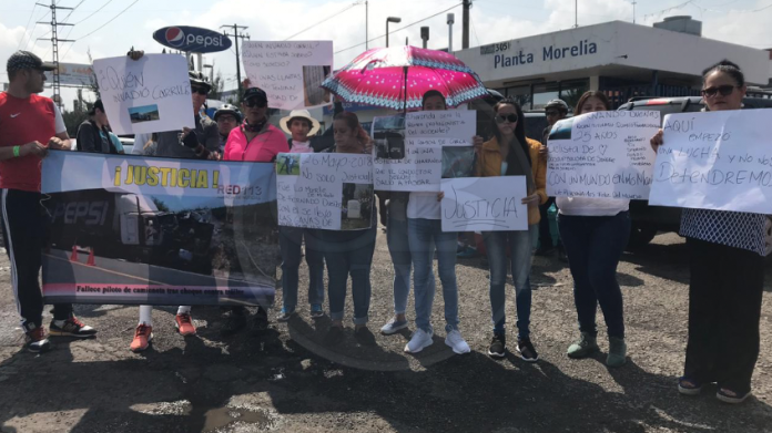 Familiares piden justicia para joven arrollado por camión de refresquera