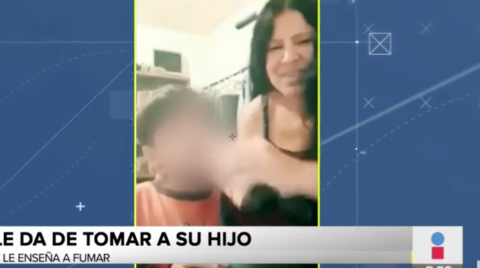 VIDEO: Madre da cerveza y cigarro a su pequeño hijo