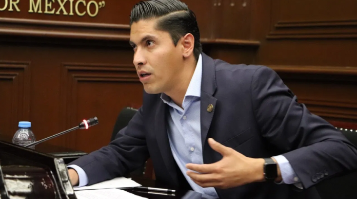 Roban más de un millón de pesos al diputado Javier Paredes