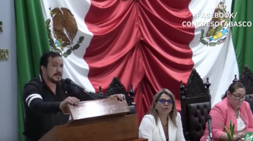 VIDEO: Diputado pide modificar la Constitución para que AMLO pueda reelegirse VIDEO: Diputado pide modificar la Constitución para que AMLO pueda reelegirse