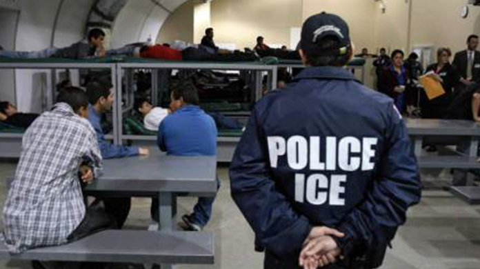 Mexicano muere bajo custodia del Servicio de Inmigración de EU