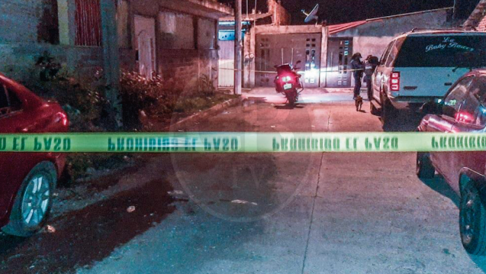 Balean a padre e hijo al defender a su vecina de su marido