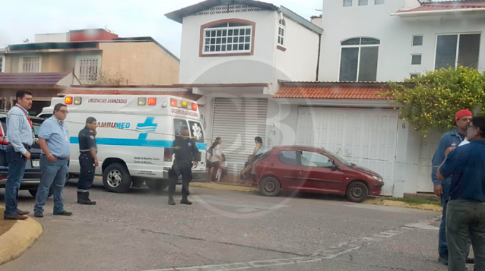 Muere fémina de infarto cuando llevaba a sus hijos a la escuela