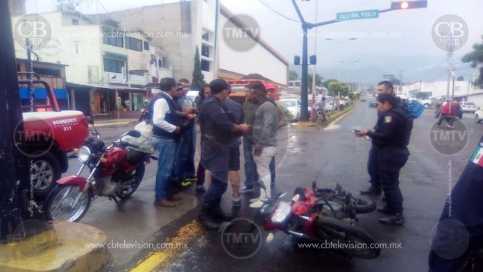 Motociclista muere tras derrapar en la avenida Revolución