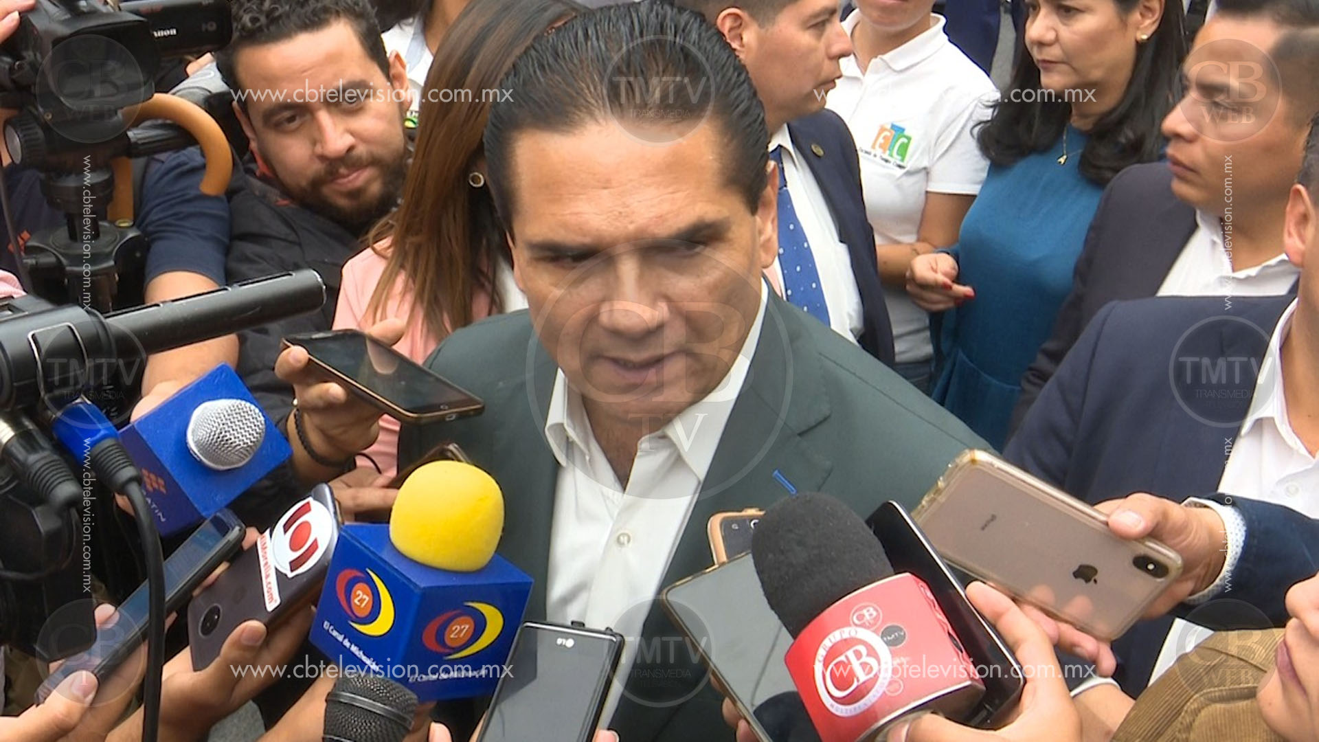 Becas deportivas detenidas por el pago a profesores: Silvano Aureoles Becas deportivas detenidas por el pago a profesores: Silvano Aureoles