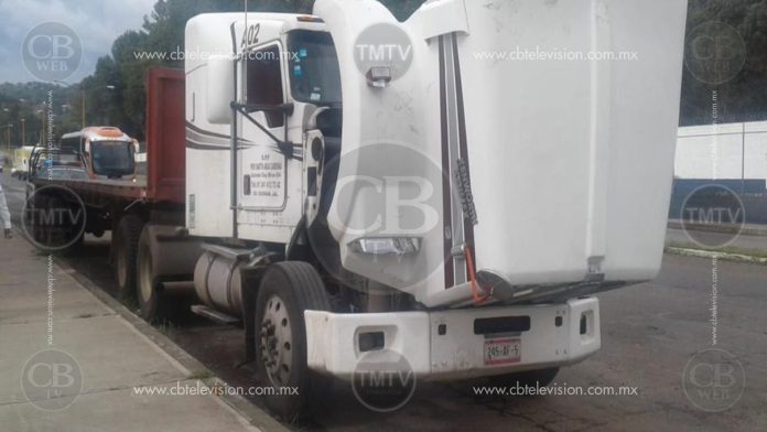 Incautan remolque y tractocamión en Uruapan