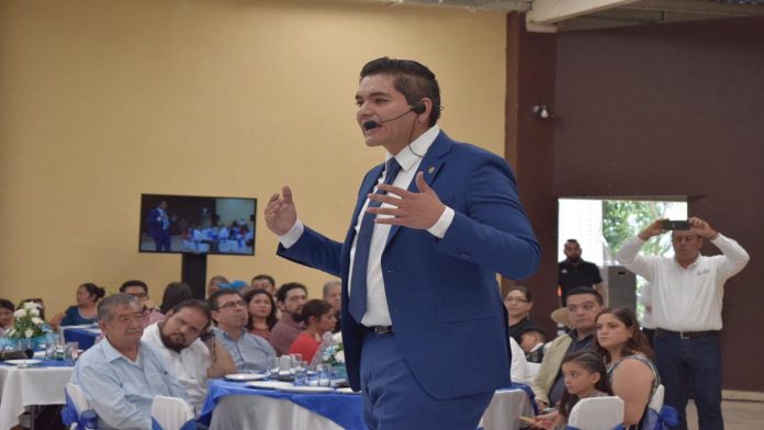 Arturo Hernández un diputado que le cumple a la gente