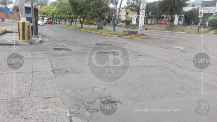 Grandes baches sobre Av. Madero, denuncia ciudadanía