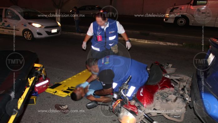 Un motociclista herido tras chocar por alcance con un vehículo