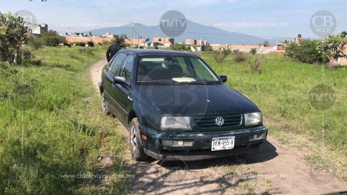 Aseguran un auto con reporte de robo en San Juanito Itzícuaro