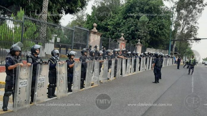 Policía estatal mantiene presencia ante movilizaciones de maestros