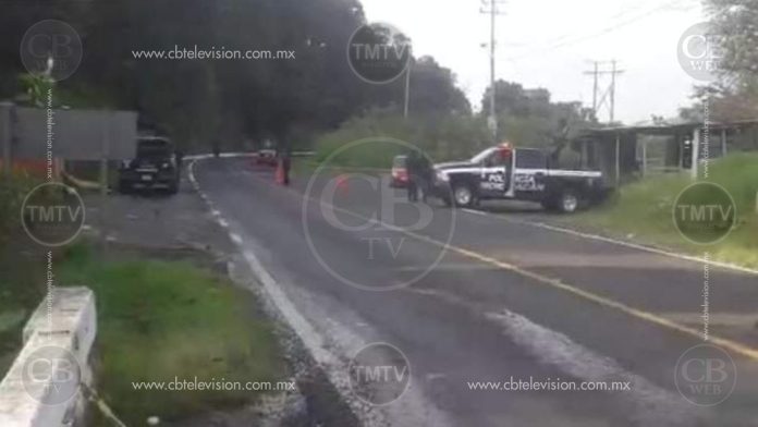 Abandonan a dos ejecutados en un automóvil sobre la carretera a Lombardía