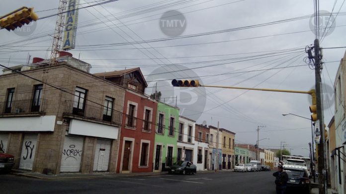 Otro semáforo descompuesto, en la av. 5 de febrero
