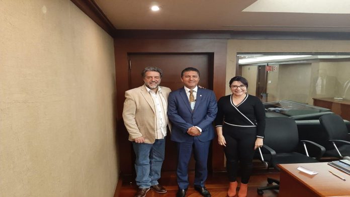 El Rector de la UMNSH gestiona recursos para resolver la problemática financiera de la universidad
