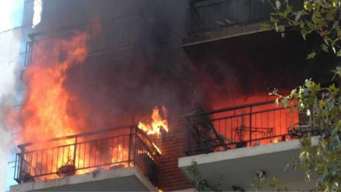 Mujer incendia su casa tras quemar las cartas de su ex novio