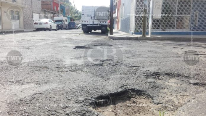 Denuncia Ciudadana: Baches y hundimientos sobre la calle Irepan