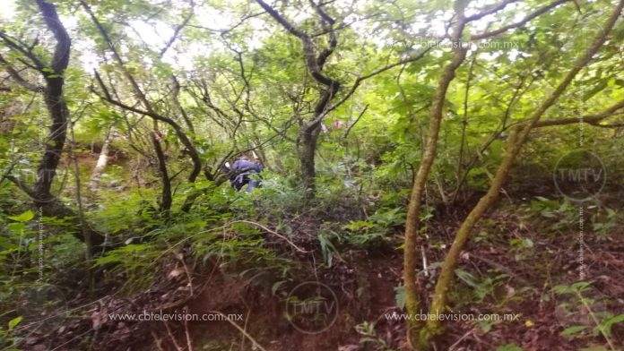 Vive de milagro tras caer a un barranco en Maravatío