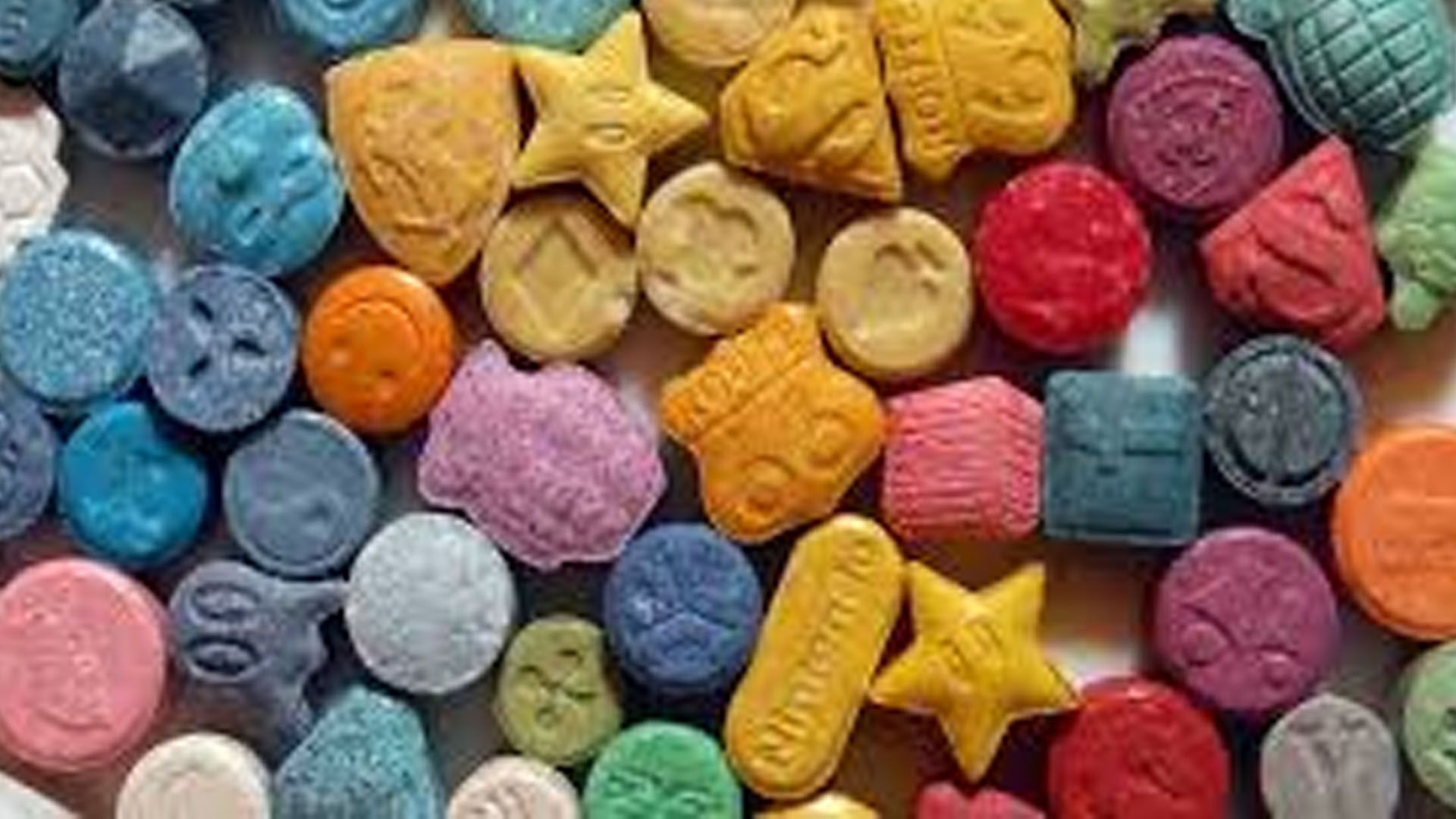 Compran ropa por internet y reciben 25 mil pastillas de éxtasis Compran ropa por internet y reciben 25 mil pastillas de éxtasis