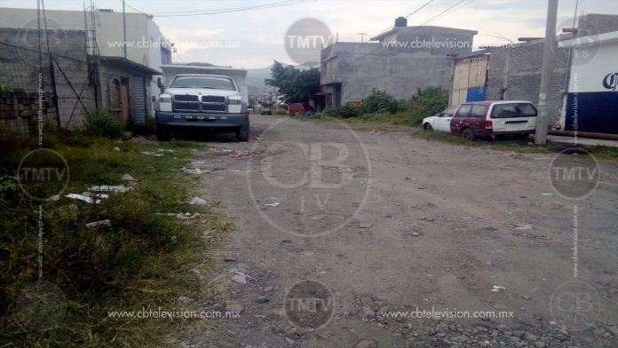 Vecinos de la col. Lago 2 exigen pavimentación de sus calles