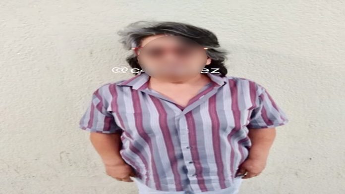 México: Mujer intenta esconder 100 mil pesos en una toalla femenina para un reo