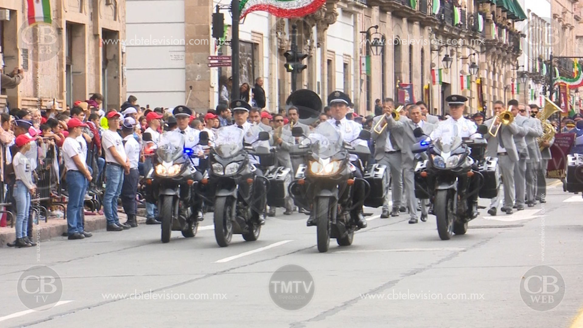 Con desfile cívico militar, celebran el 254 Natalicio de José María Morelos y Pavón en Morelia Con desfile cívico militar, celebran el 254 Natalicio de José María Morelos y Pavón en Morelia