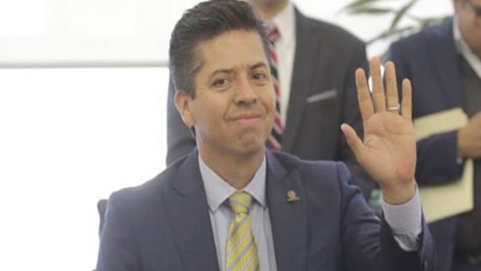 Por nulo trabajo, popularidad de Toño García baja