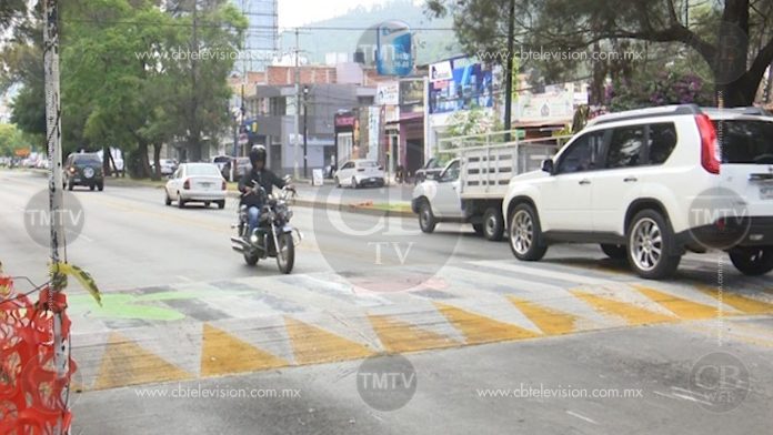 Ciudadanos calificaron como pésima la planificación del tope peatonal colocado sobre Av. Camelinas