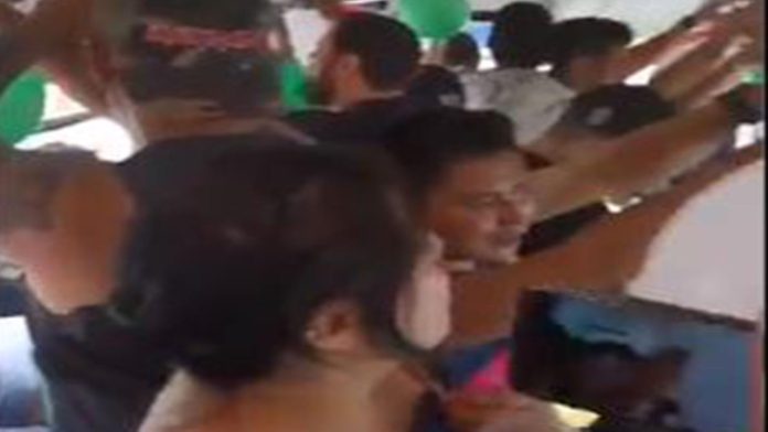Video Viral: Tras la muerte de José José, usuarios del transporte público cantan en su honor