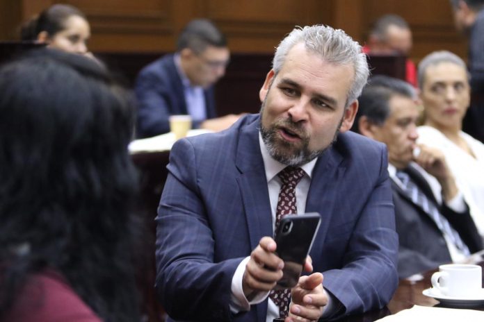 Alfredo Ramírez promueve ley para digitalizar trámites de gobierno e instituciones públicas