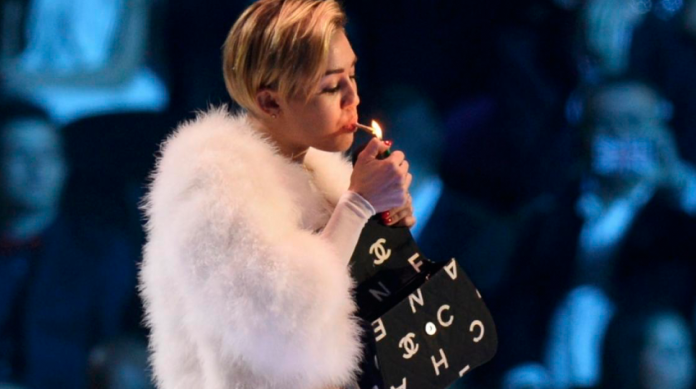 Miley Cyrus abre la primera cafetería de marihuana en EE.UU