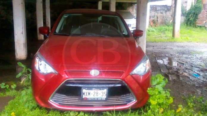 Decomisa SSP vehículo con reporte de robo, en Pátzcuaro