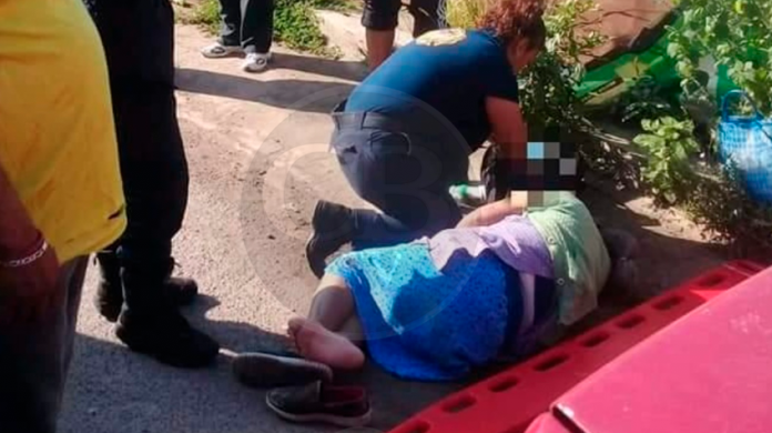 Automóvil embiste a una ancianita de 86 años en Zitácuaro