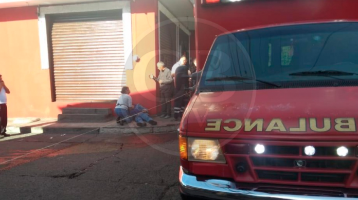 Un infarto le cobra la vida frente a la Central Camionera