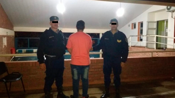 Joven es detenido por robar el perro de su vecino para regalárselo a su novia