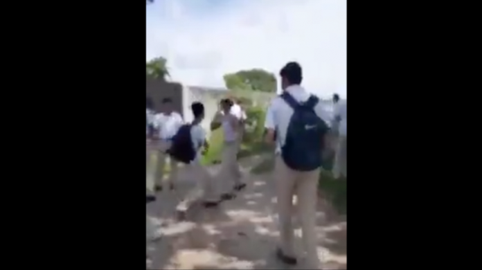VIDEO (+18): Pelea entre estudiantes de prepa termina con la vida de un joven