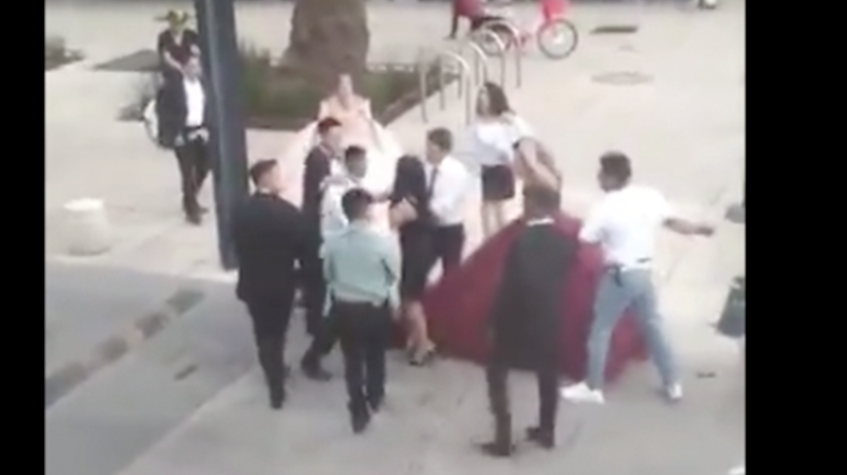 VIDEO: En sesión de fotos de XV años, chambelanes se agarran a golpes VIDEO: En sesión de fotos de XV años, chambelanes se agarran a golpes