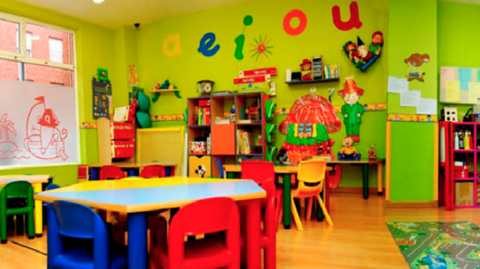 Detienen a maestras por someter a juegos sexuales a menores de edad