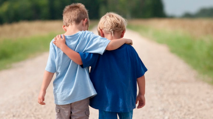 Niños daneses reciben clases de empatía; valorar a los demás es tan importante como leer o sumar