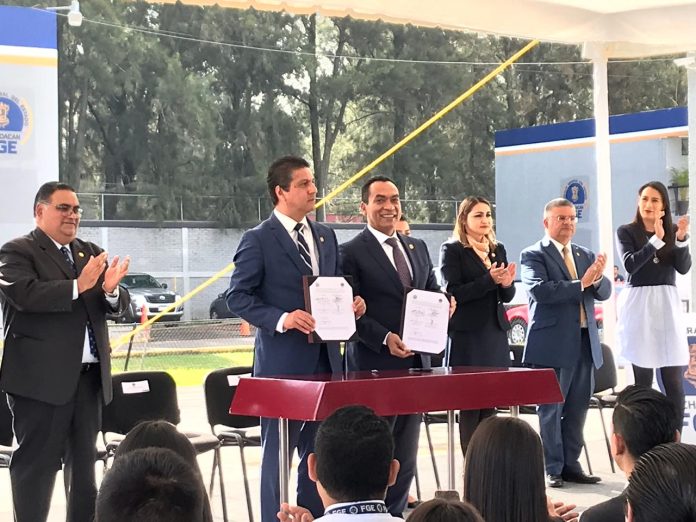 UMSNH firma convenio de servicio social con la FGE