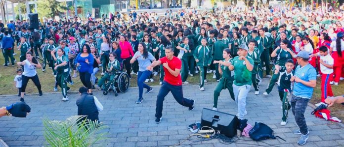 Más de 2 mil estudiantes participaron en jornada de activación física
